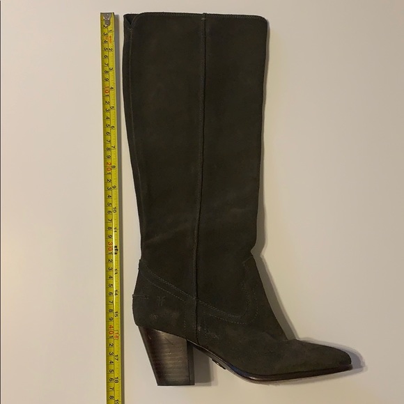 Frye Suede Pull on boots-Size 7.5-Dark Olive/Brown - Picture 6 of 7